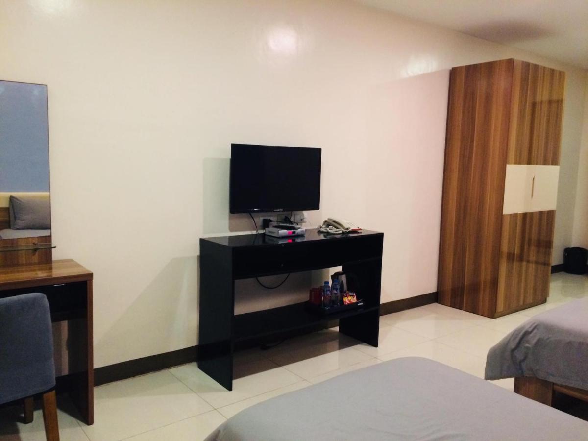 Ybc Grand Hotel Olongapo Ngoại thất bức ảnh