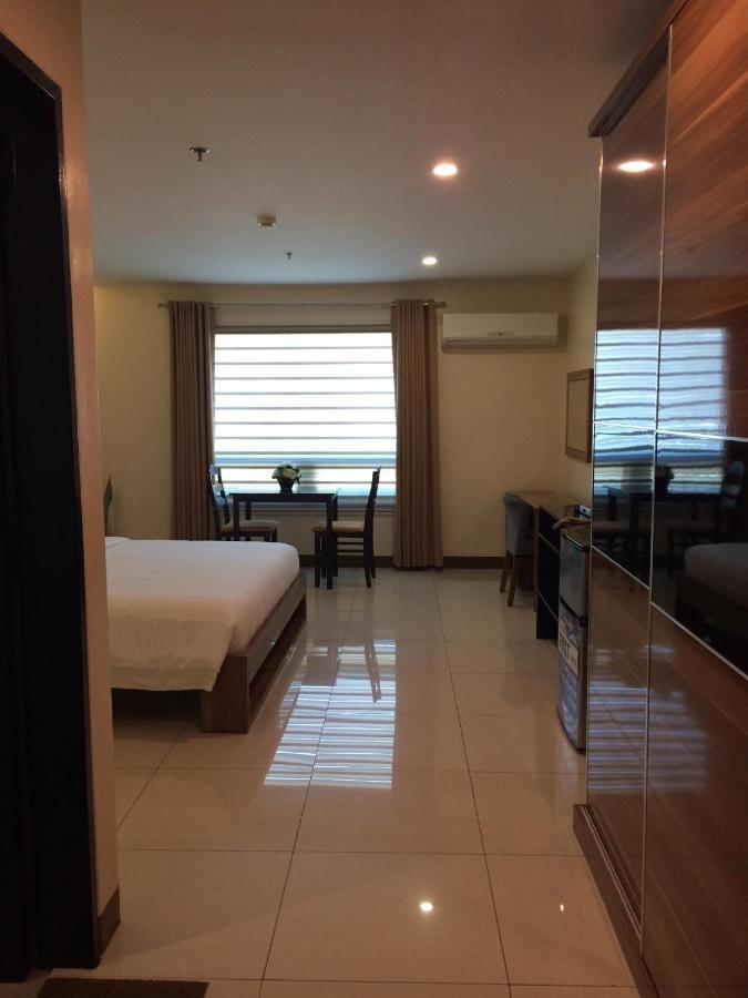 Ybc Grand Hotel Olongapo Ngoại thất bức ảnh