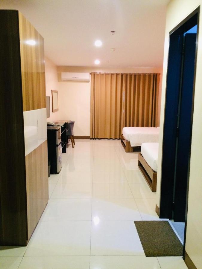 Ybc Grand Hotel Olongapo Ngoại thất bức ảnh