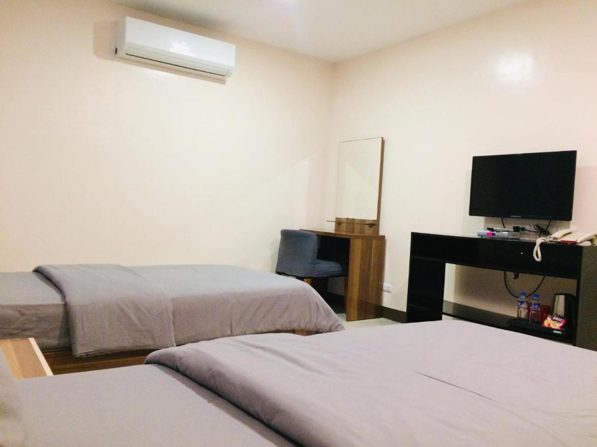 Ybc Grand Hotel Olongapo Ngoại thất bức ảnh