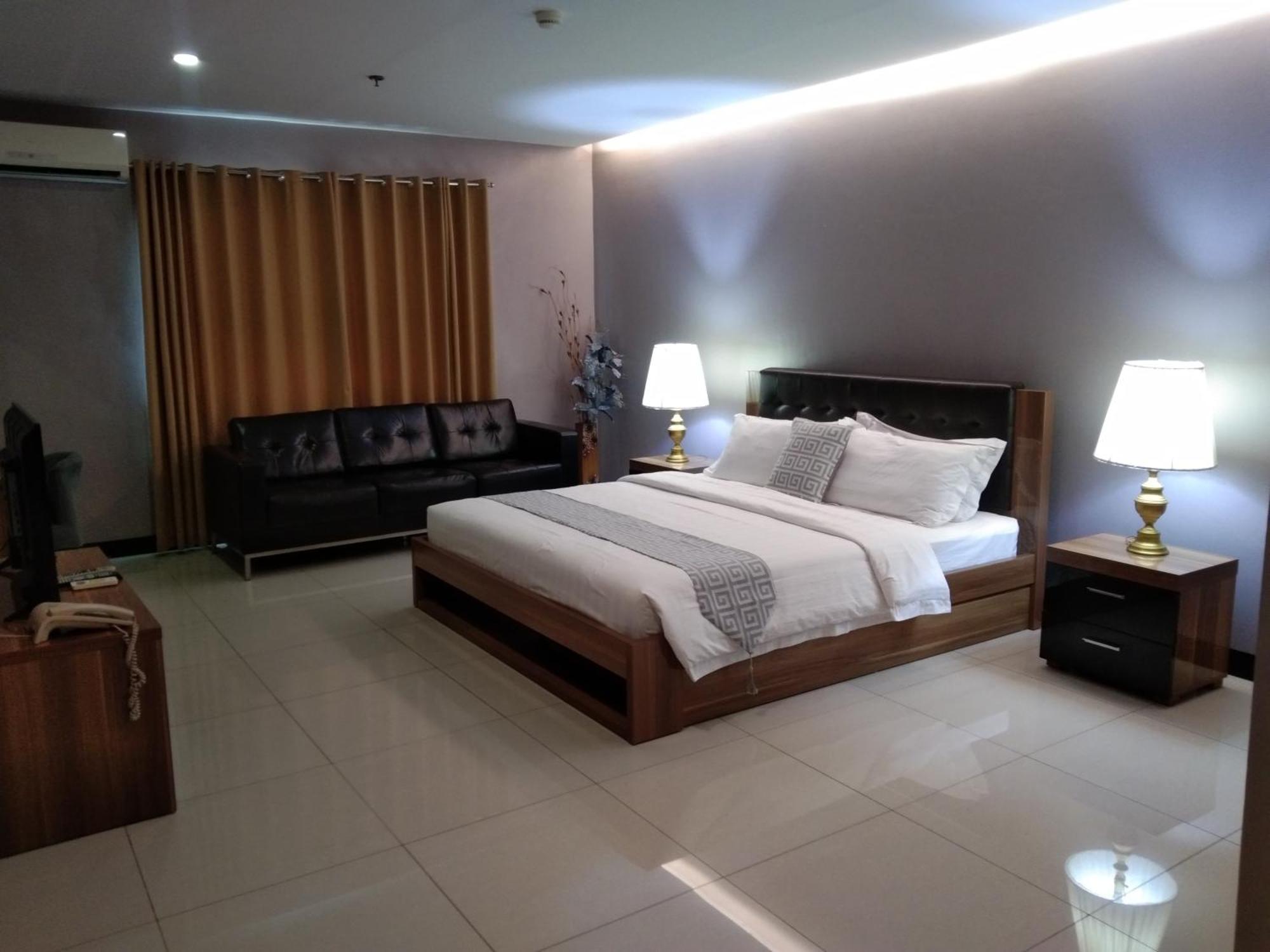 Ybc Grand Hotel Olongapo Ngoại thất bức ảnh