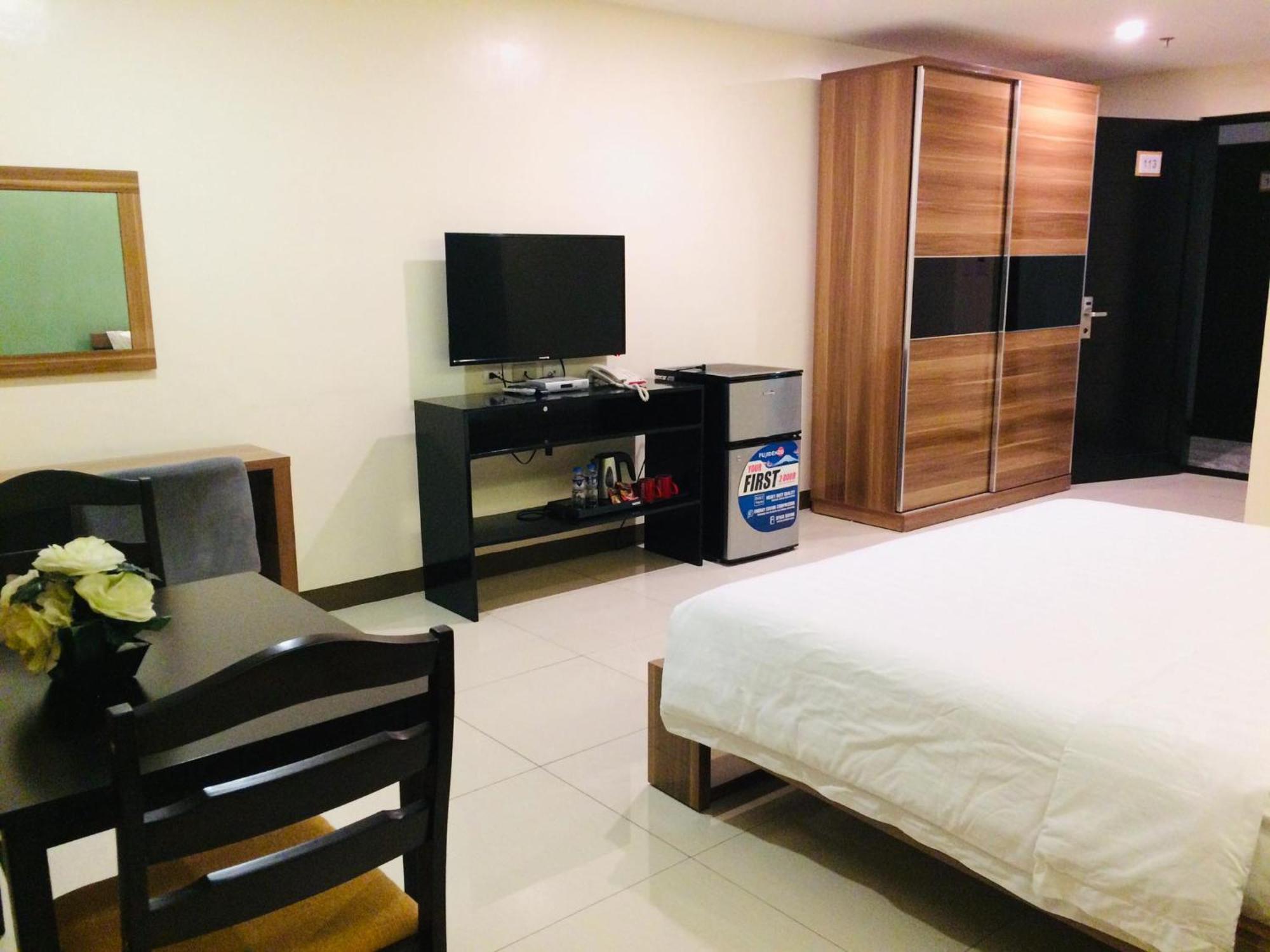 Ybc Grand Hotel Olongapo Ngoại thất bức ảnh